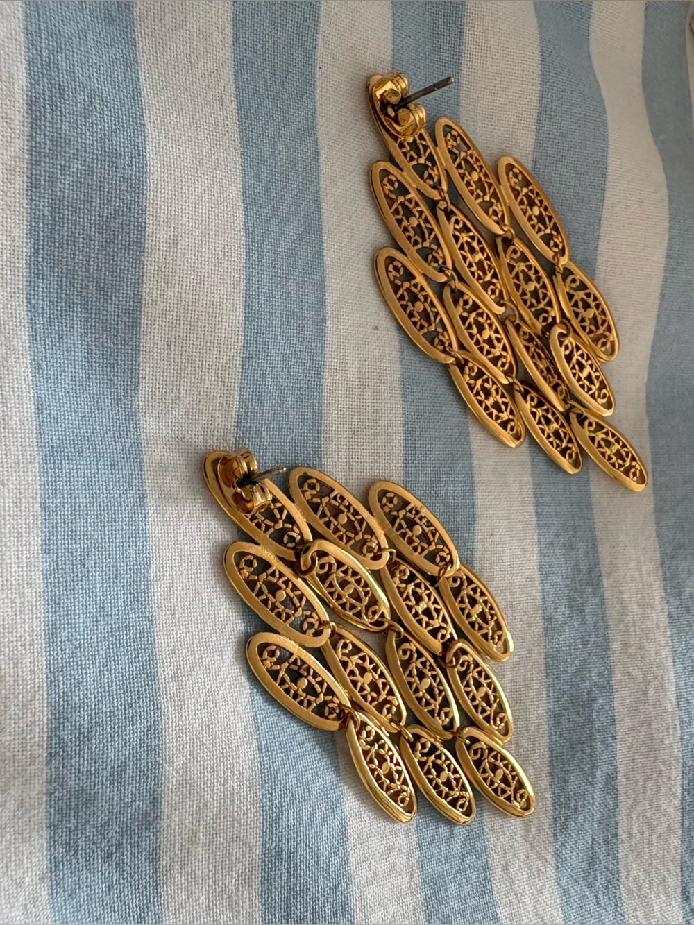 Sezane Colombe Earrings Gold Plated Metal New with Pouch & Box Rare Find - Picture 13 of 15
